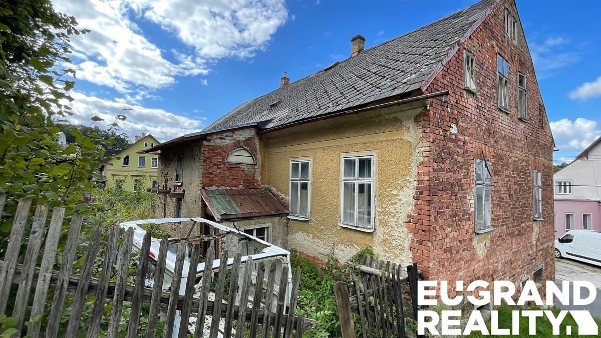Prodej rodinného domu 298 m², pozemek 464 m² – fotografie 3