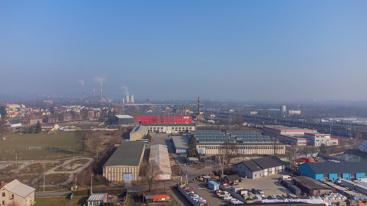 Pronájem skladového prostoru 957 m² – fotografie 2