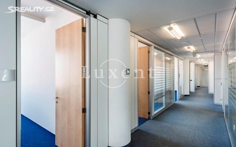 Pronájem kanceláře 320 m² – pohled 2