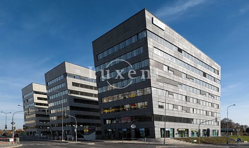 Pronájem kanceláře 300 m²