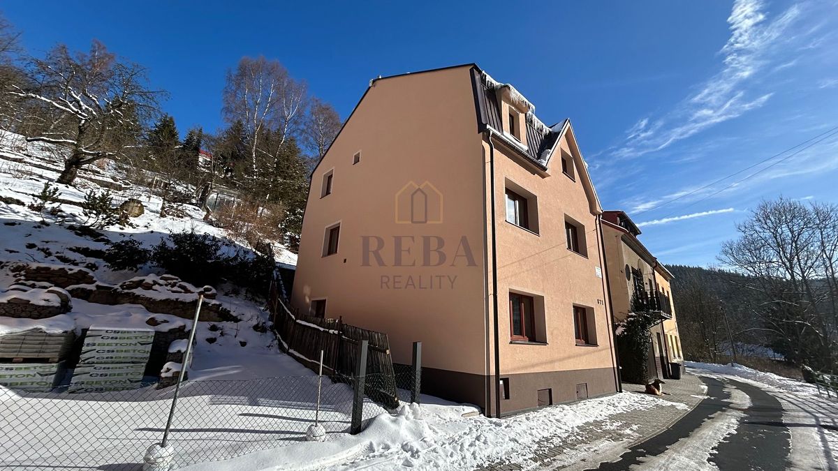 Prodej rodinného domu 240 m², pozemek 520 m²
