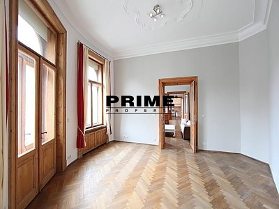 Pronájem bytu 6 pokojů a více 253 m²