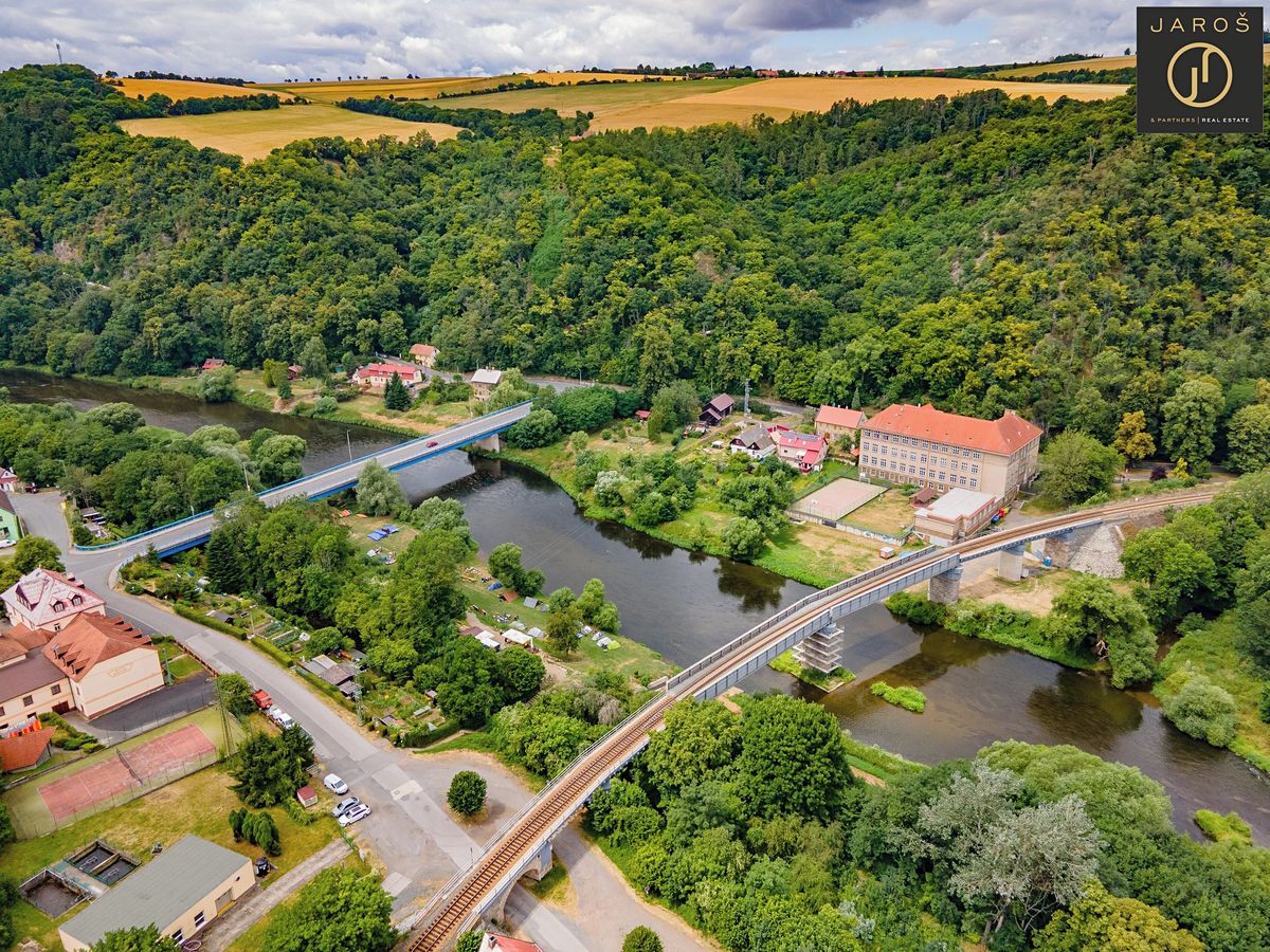 Prodej rodinného domu 300 m², pozemek 5769 m² – fotografie 3