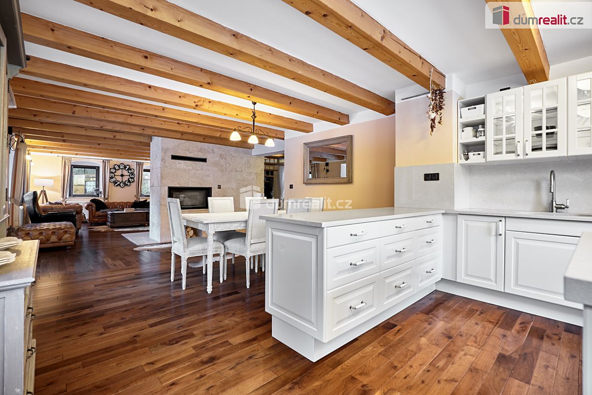 Prodej rodinného domu 230 m², pozemek 6666 m² – fotografie 4