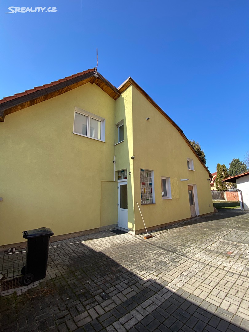 Prodej  rodinného domu 288 m², pozemek 382 m² – pohled 2