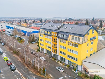 Pronájem kanceláře 240 m²