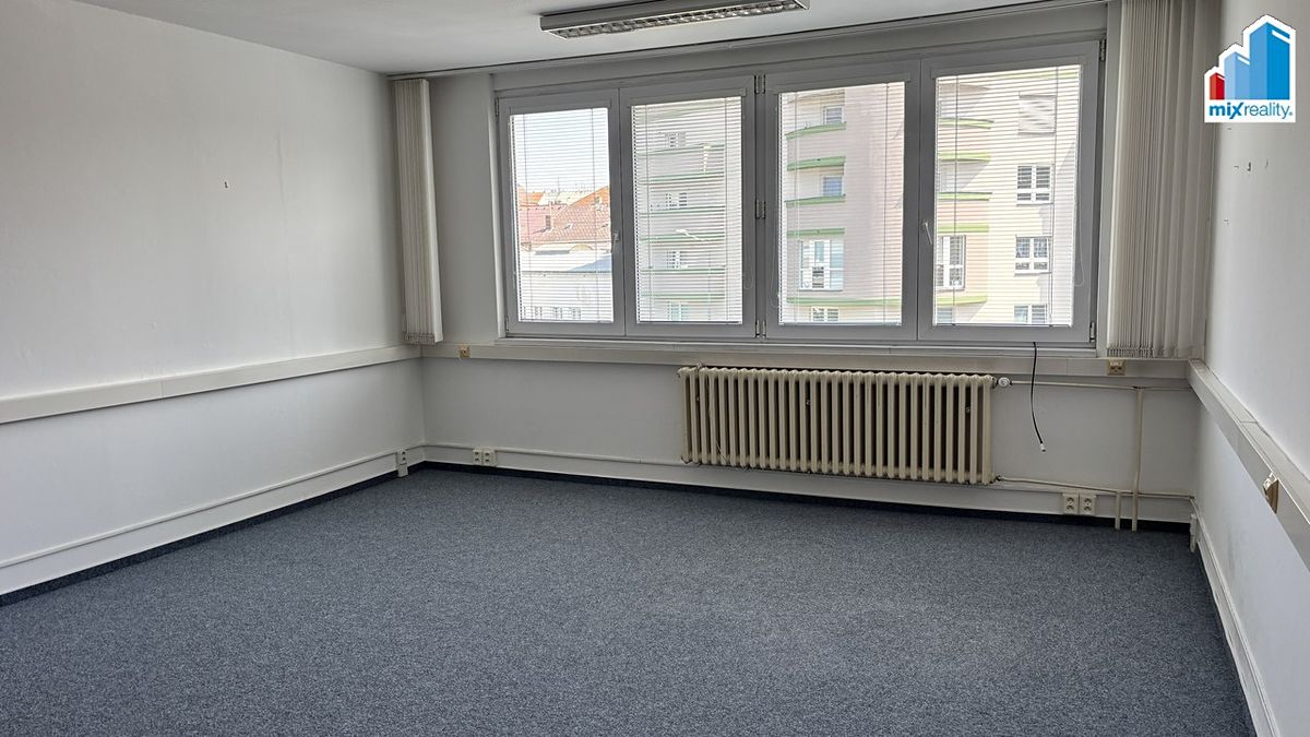 Pronájem kanceláře 27 m² – fotografie 3