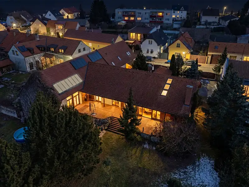 Prodej rodinného domu 536 m², pozemek 4215 m², Unhošť – náhled fotky 1