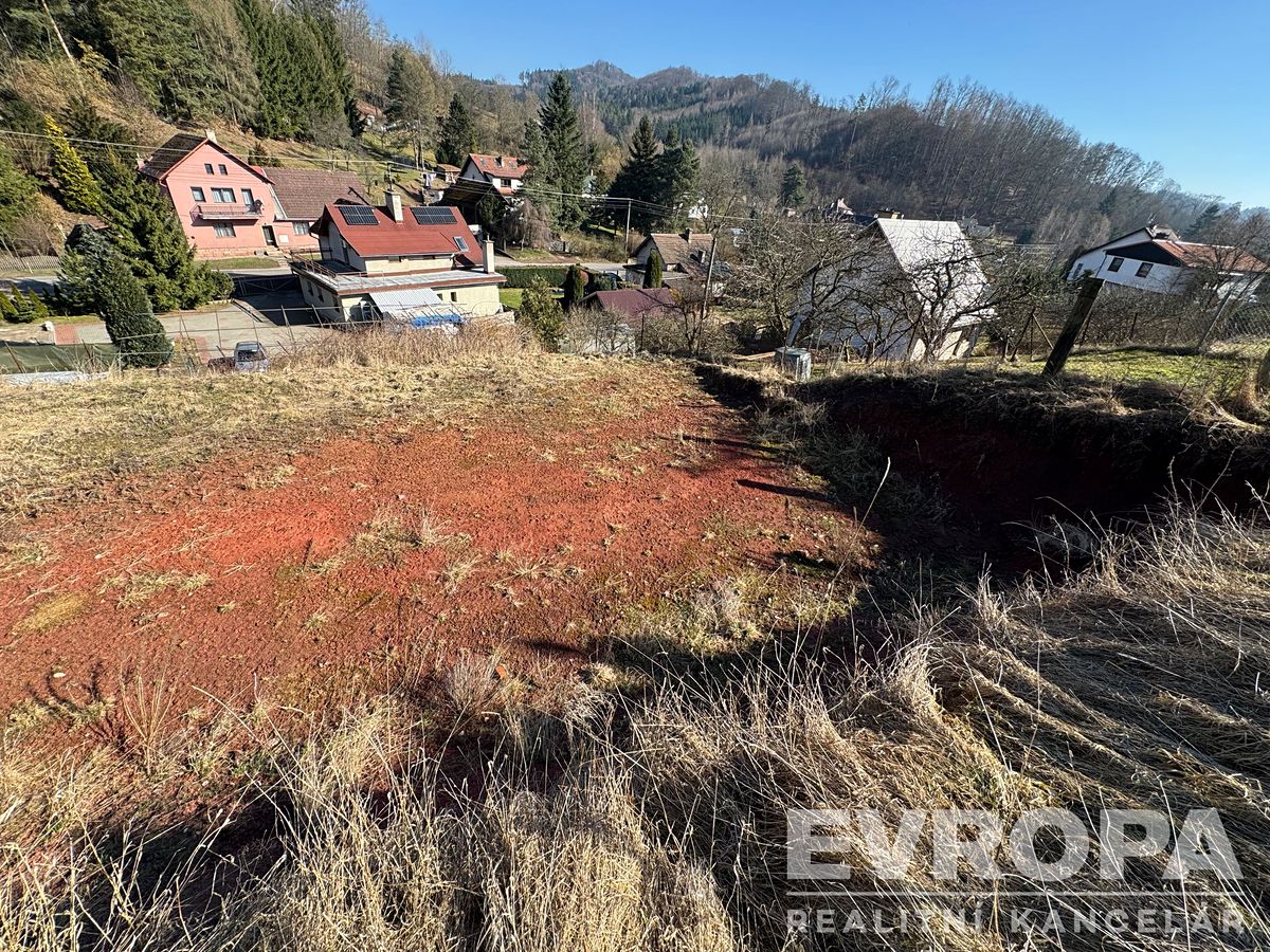 Prodej stavebního pozemku 3050 m² – fotografie 3