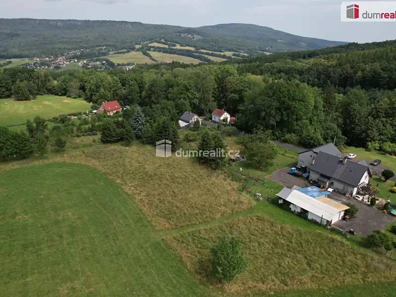 Prodej stavebního pozemku 4227 m², Libouchec – náhled fotky 2