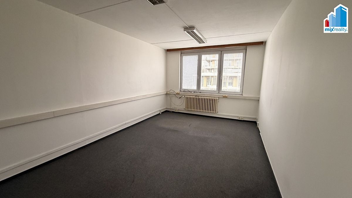 Pronájem kanceláře 20 m² – fotografie 3