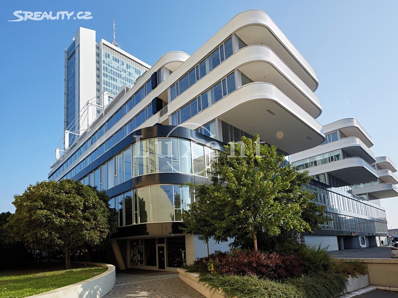 Pronájem kanceláře 740 m², Praha