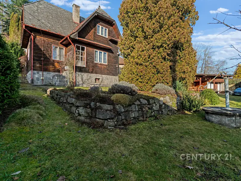 Prodej rodinného domu 182 m², pozemek 1250 m², Všestary – náhled fotky 1