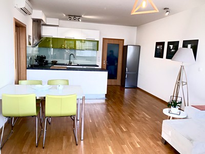 Pronájem bytu 3+kk 80 m² (Jednopodlažní)