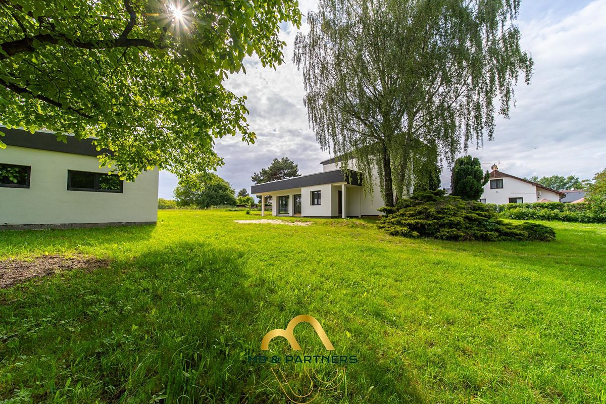 Prodej rodinného domu 195 m², pozemek 4500 m² – fotografie 2