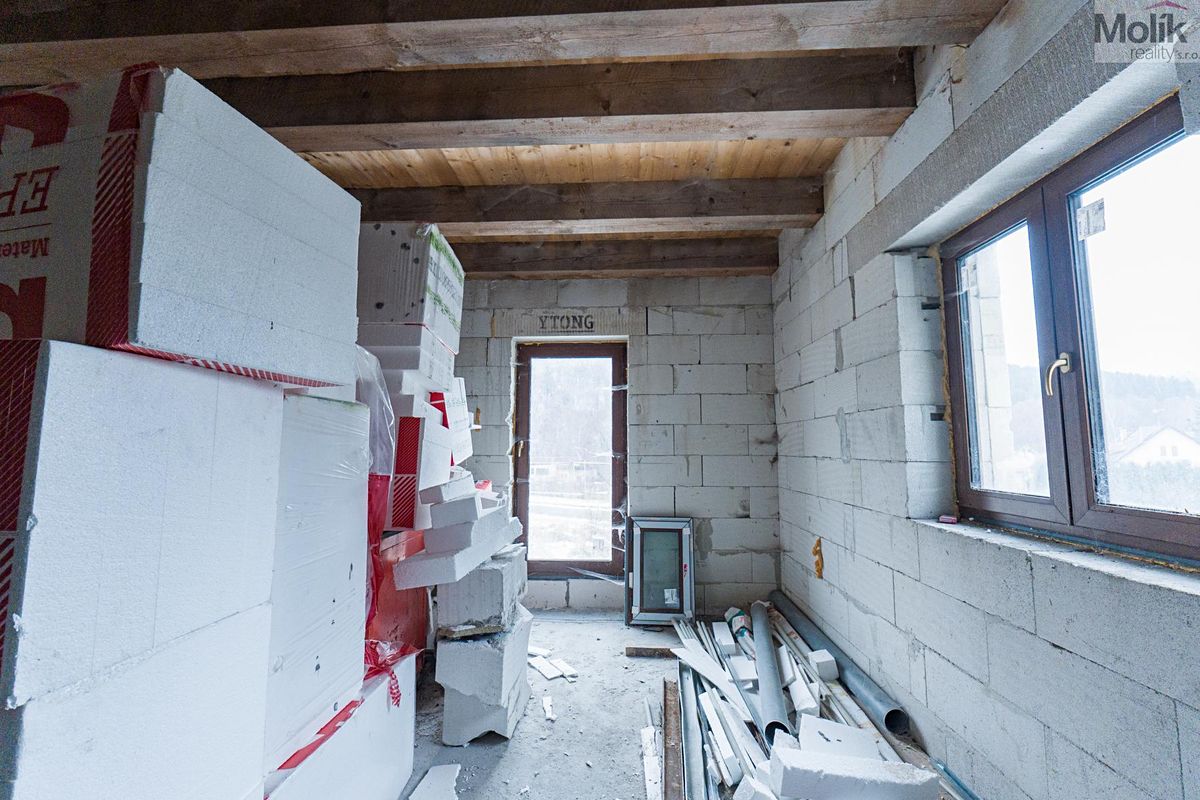 Prodej rodinného domu 213 m², pozemek 338 m² – fotografie 5