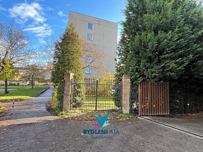Prodej komerčního pozemku 1745 m²