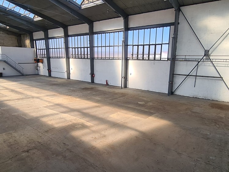 Prodej komerčního prostoru, 777 m² (12 z 46)
