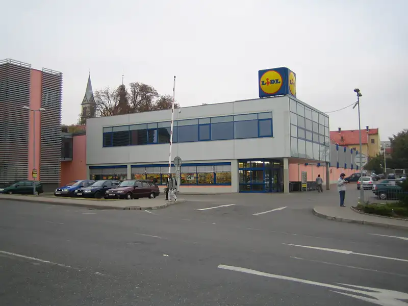 Pronájem obchodního prostoru 285 m², Kladno – náhled fotky 1