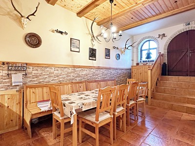 Prodej  rodinného domu 285 m², pozemek 140 m² — photo 2