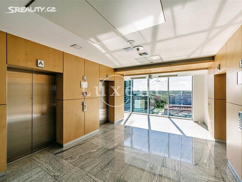 Pronájem kanceláře 320 m² – pohled 3