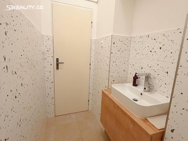 Pronájem kanceláře 26 m² – pohled 4