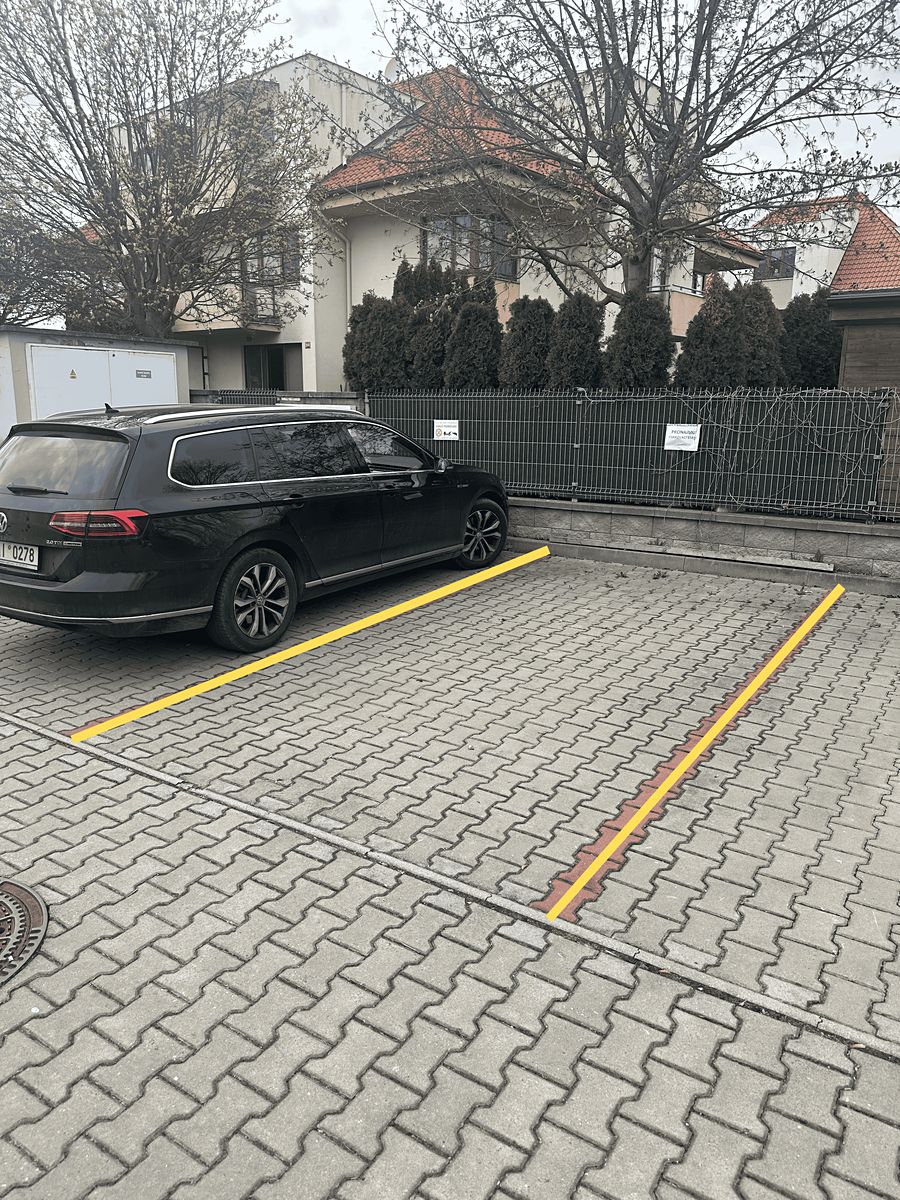Prodej garážového stání 13 m²