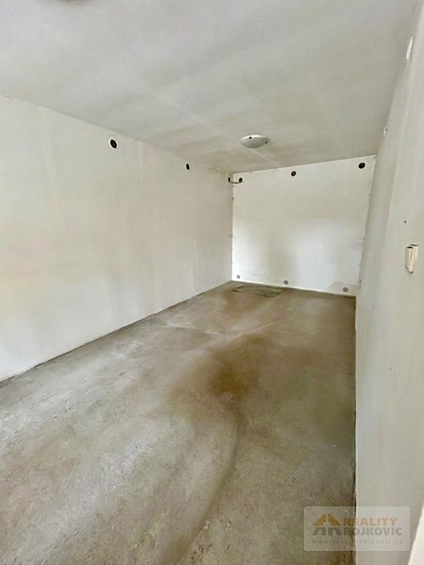 Prodej rodinného domu 200 m², pozemek 123 m² – fotografie 4