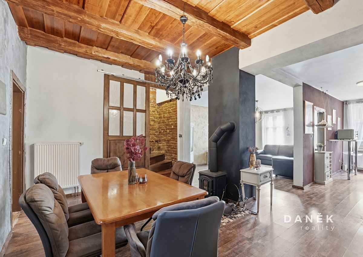 Prodej rodinného domu 210 m², pozemek 214 m² – fotografie 4