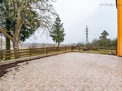 Prodej  rodinného domu 550 m², pozemek 1 261 m² — photo 2