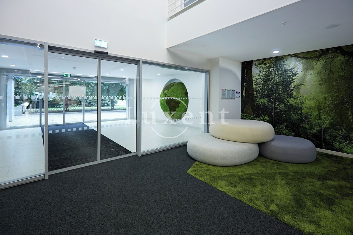 Pronájem kanceláře 740 m² – fotografie 2
