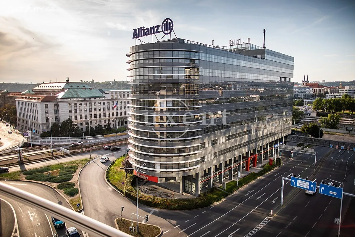 Pronájem kanceláře 570 m², Praha