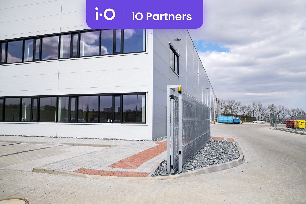 Pronájem skladového prostoru 13992 m²
