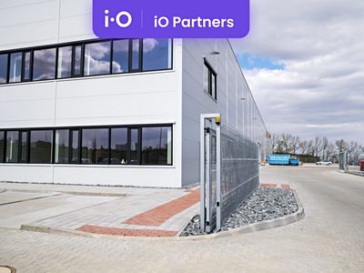 Pronájem skladového prostoru 13992 m²