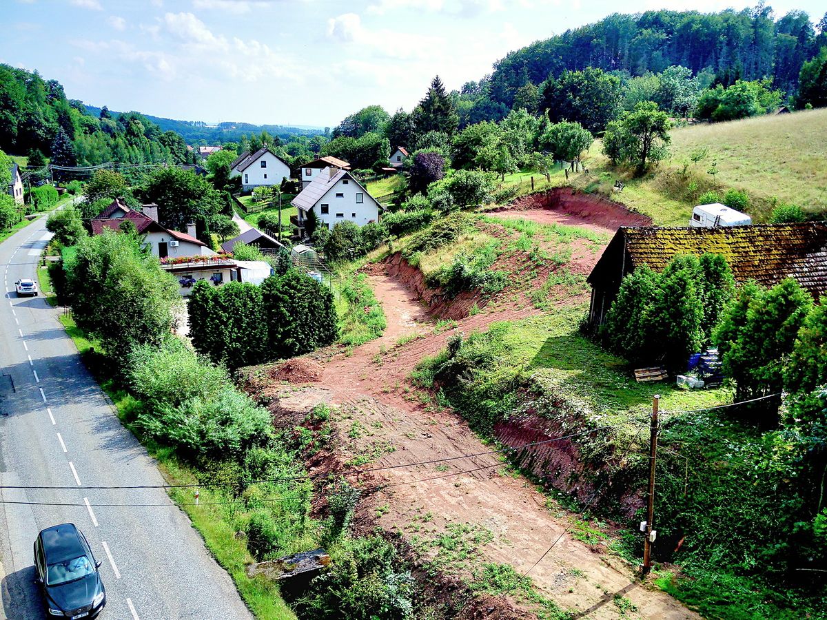 Prodej stavebního pozemku 3049 m² – fotografie 2