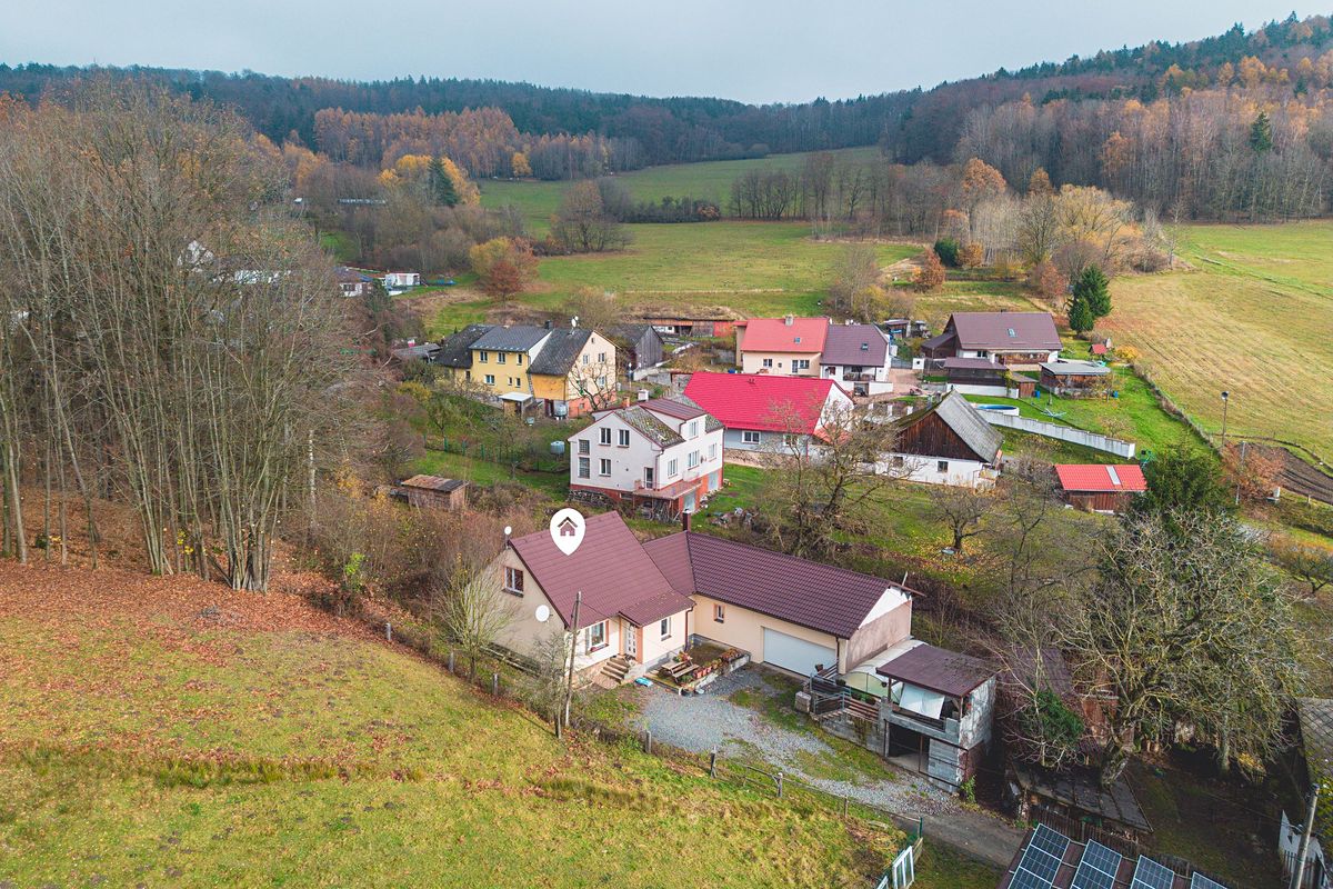 Prodej rodinného domu 195 m², pozemek 2927 m²