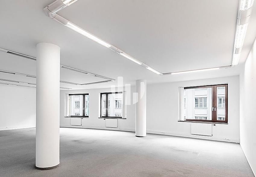 Pronájem kanceláře 186 m² – fotografie 4