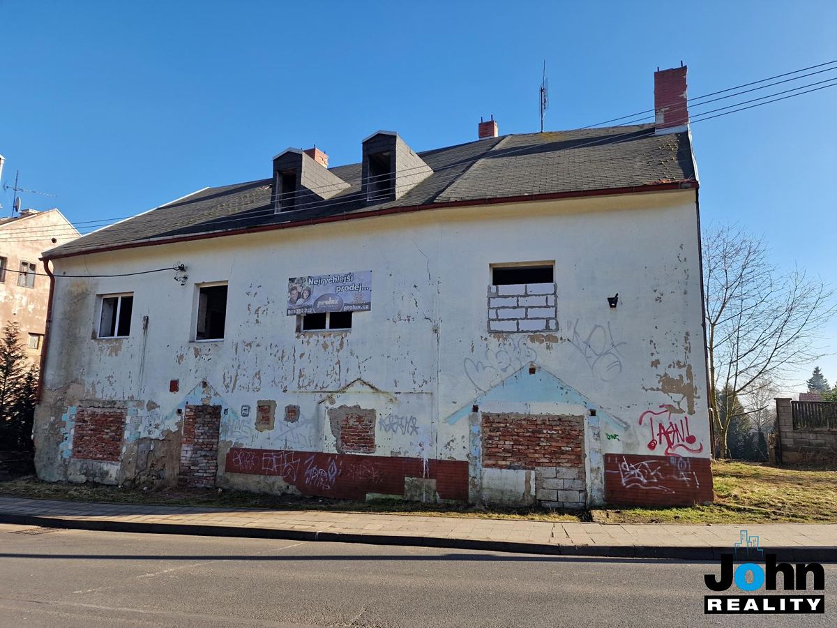 Prodej rodinného domu 500 m², pozemek 610 m² – fotografie 2