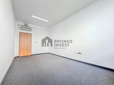 Pronájem komerčního prostoru, 17 m² (2 z 3)