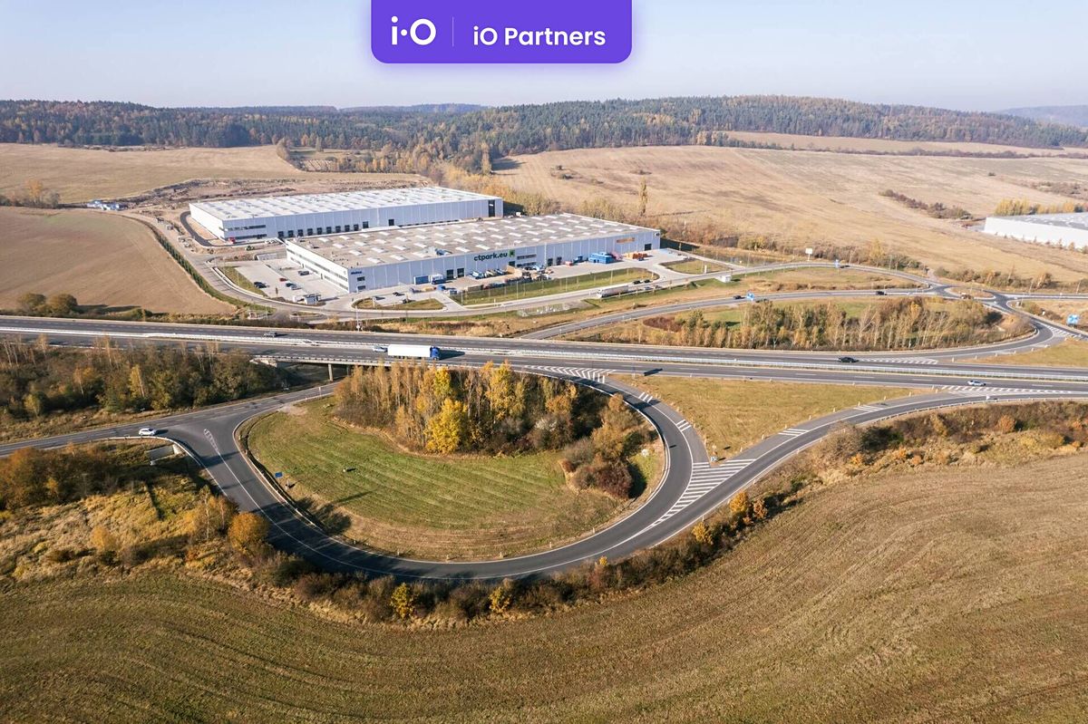 Pronájem skladového prostoru 13992 m² – fotografie 3