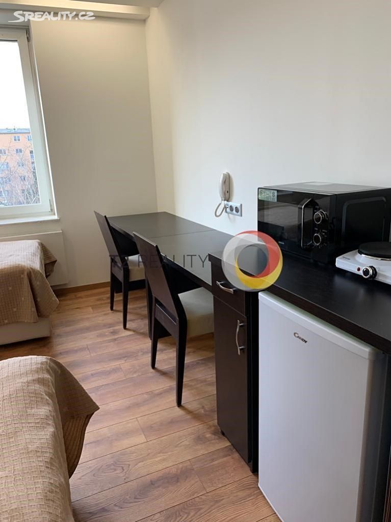 Pronájem bytu 1+kk 21 m² – pohled 2