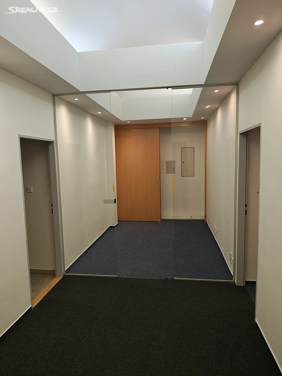 Pronájem kanceláře 89 m² – pohled 2