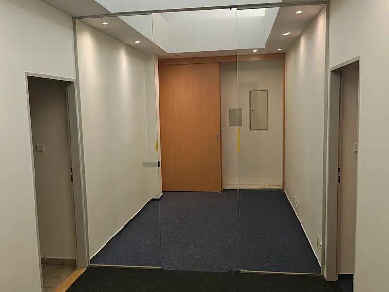 Pronájem kanceláře 89 m², Praha – náhled fotky 2