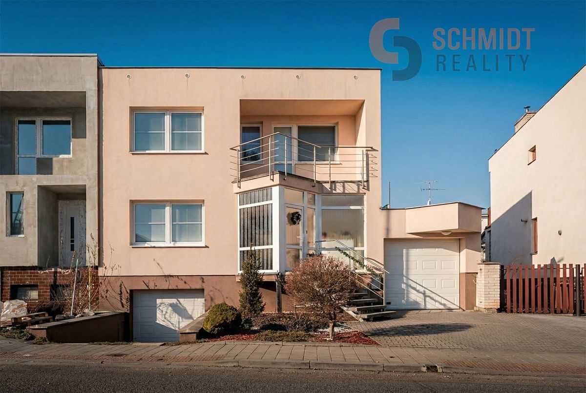 Prodej rodinného domu 300 m², pozemek 321 m²