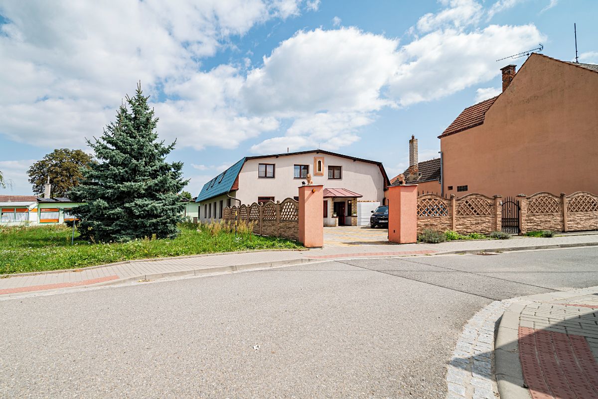 Prodej obchodního prostoru 500 m² – fotografie 2