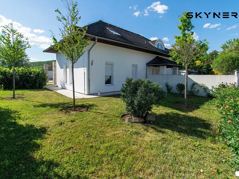Prodej rodinného domu 328 m², pozemek 1245 m², Chuderov – náhled fotky 2