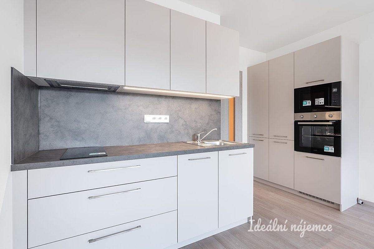 Pronájem bytu 1+kk 32 m²