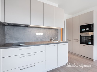 Pronájem bytu 1+kk 32 m²