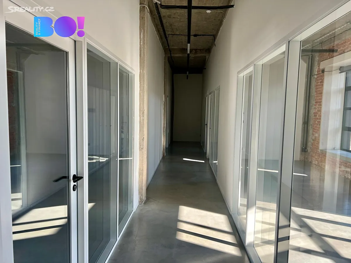 Pronájem kanceláře 64 m² – další