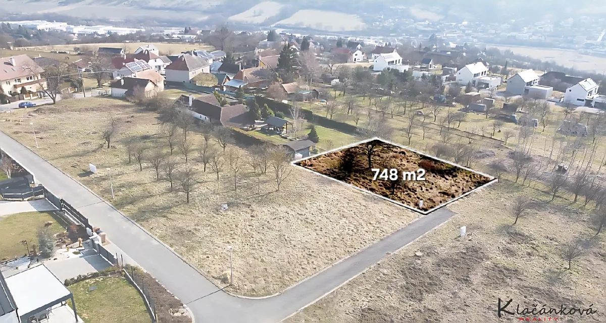 Prodej stavebního pozemku 748 m²